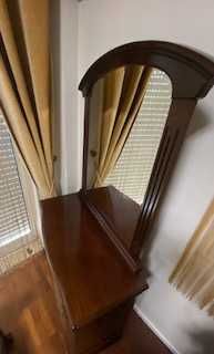 Mobília de quarto Mogno, linhas modernas