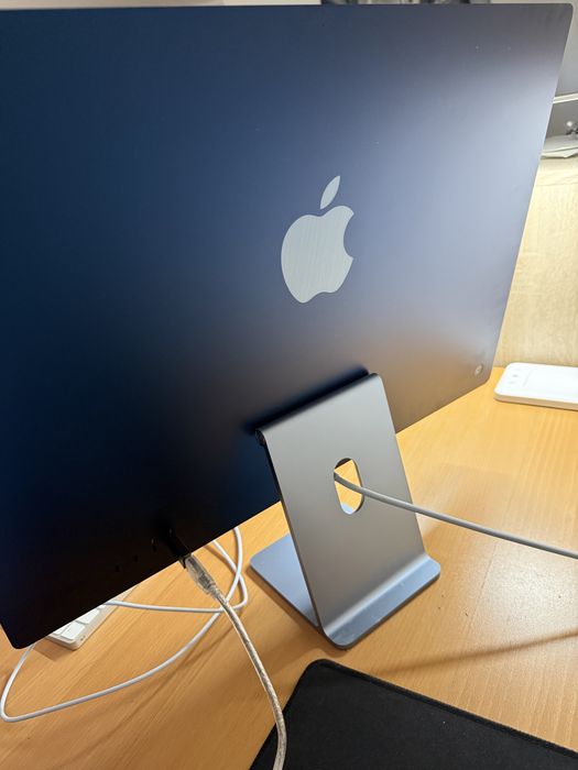 Apple iMac 24” M1 2021 Blue 8/256 – в отличном состоянии
