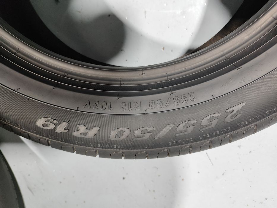 2 pneus semi novos 255-50R19 Pirelli - Oferta dos Portes