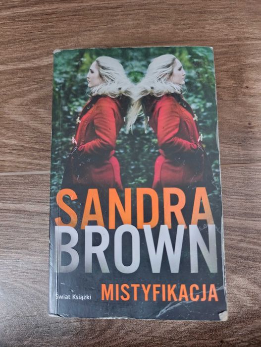 Mistyfikacja Sandra Brown