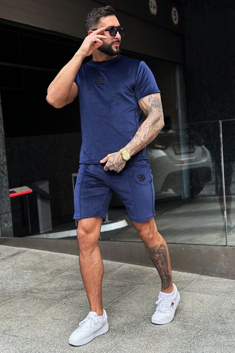 Komplet MĘSKI BG SILK | GRANATOWY

Ten komplet to coś więcej niż basic