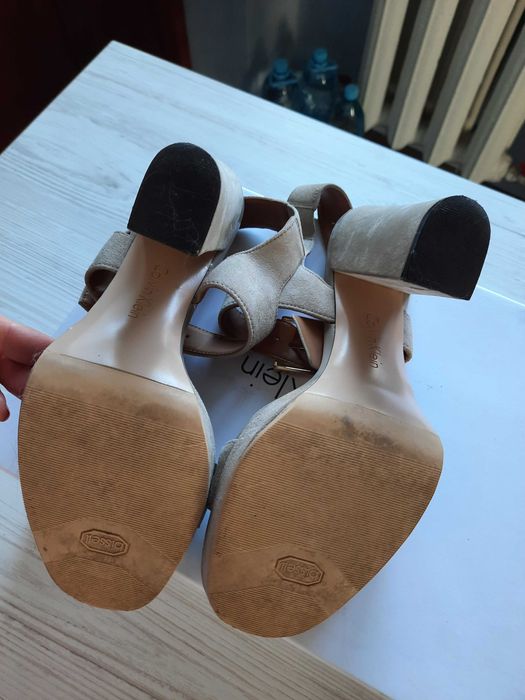 Бежевые серые нюдовые босоножки Calvin Klein р. 37 38 высокий каблук