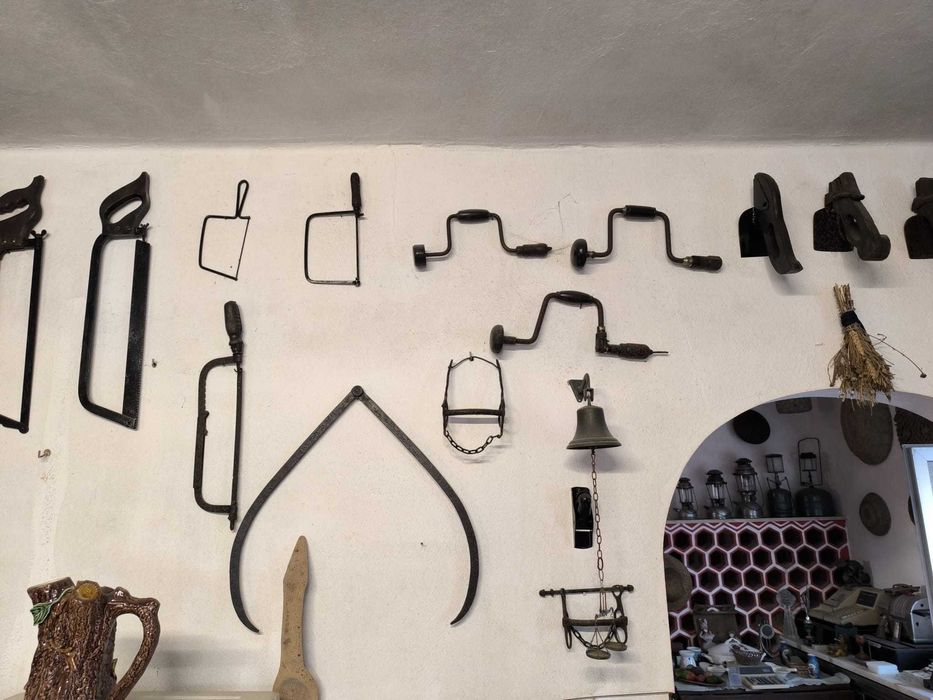 Coleção de várias peças antigas