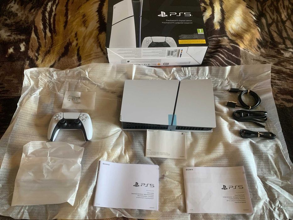 Продам Playstation 5 Slim.