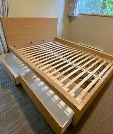 Cama casal MALM IKEA 1,60 de largura e 2 caixas p/ arrumos