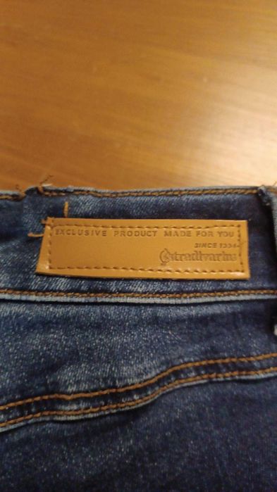 D/185 Spodnie jeans  damskie Stradivarius  r. 36