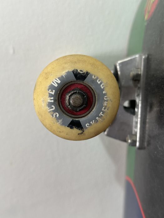 Skate completo mais Rolamentos Red Bones
