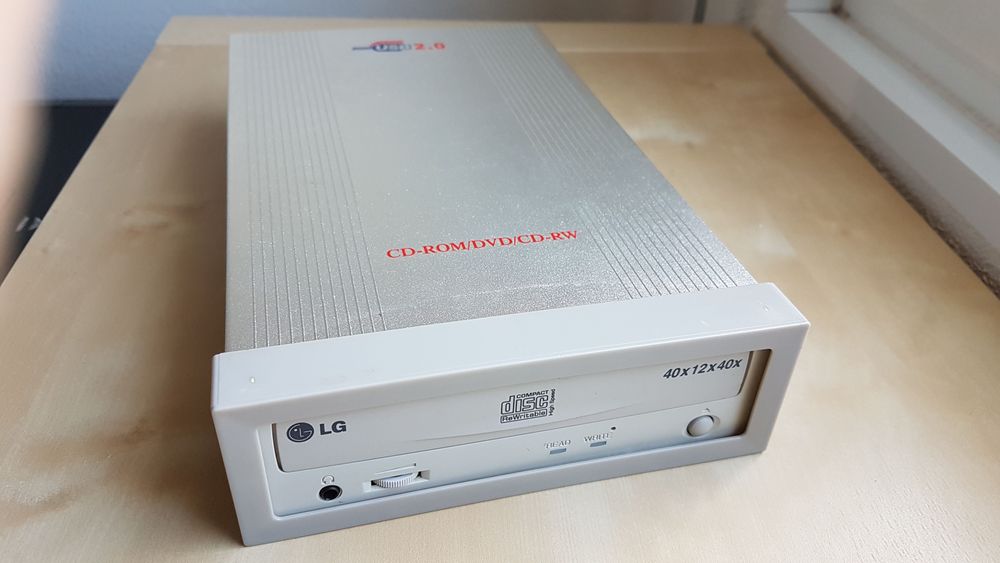 Caixa externa 3.5", USB 2.0 para unidades de CD/DVD/HDD