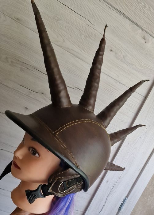 Kask z kolcami skórzany Irokez Mad Max Cyberpunk Festiwal
