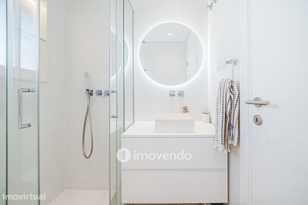 Moradia T3+1 moderna, com garagem e áreas amplas, em Alcochete