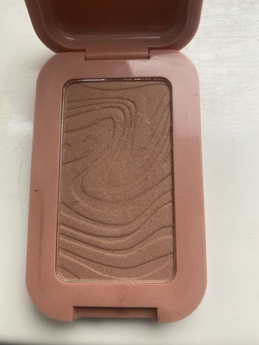 Masełkowy bronzer do twarzy lakerain