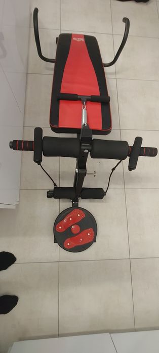 Ławka do brzuszków z twisterem i gumami