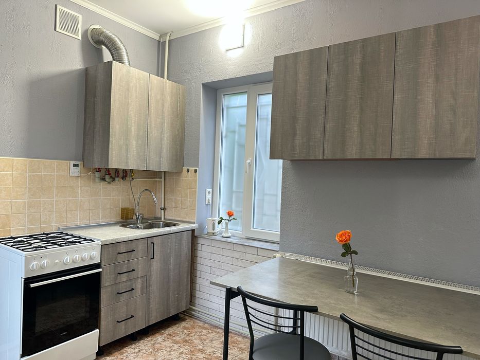 ЛАД — кв.-студія в центрі