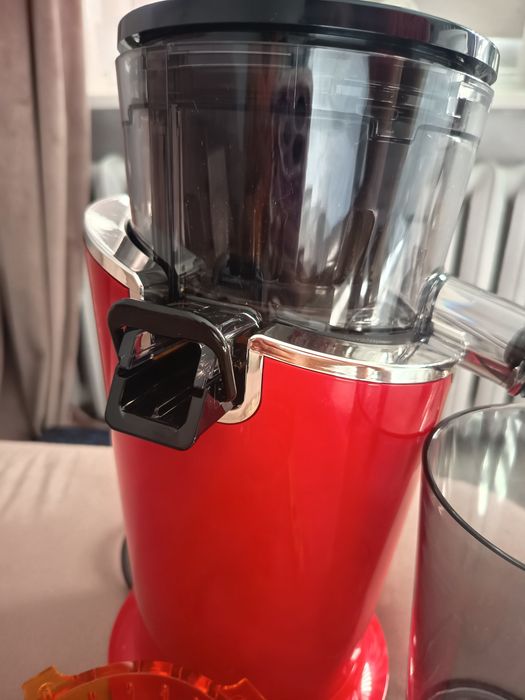 Wolnoobrotowa wyciskarka Hurom H100S