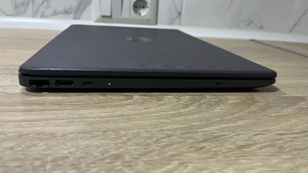 Ноутбук HP 250 G9 (724P8EA)