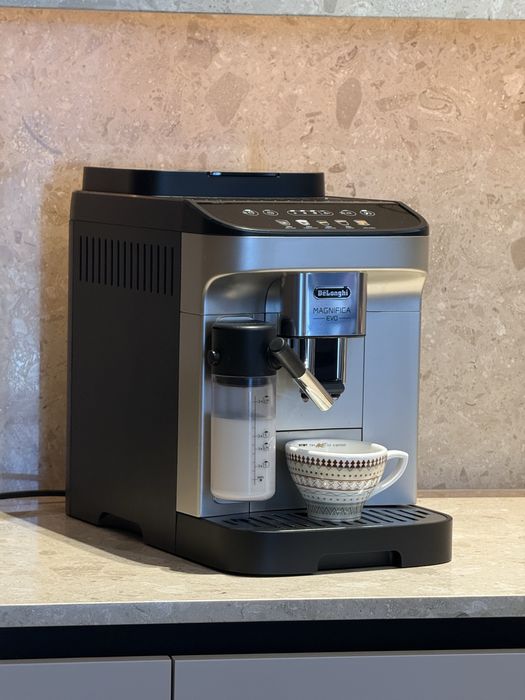 DeLonghi Magnifica Evo кавомашина