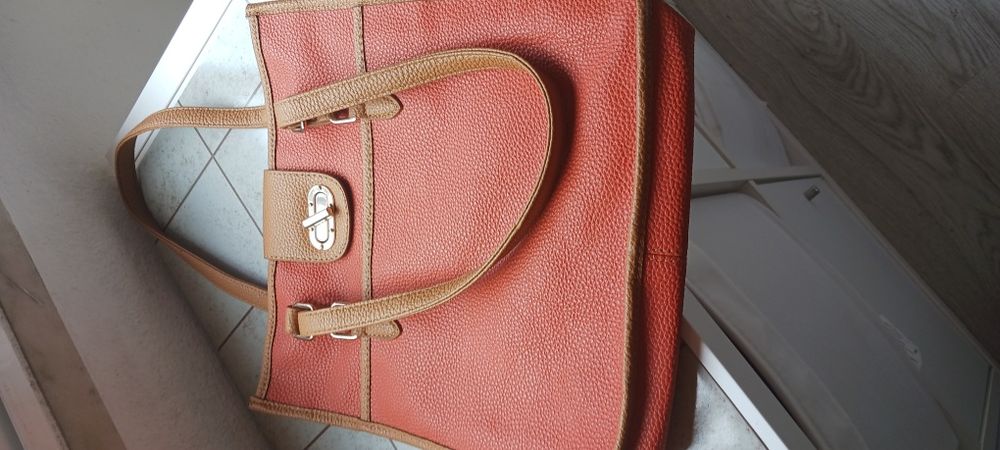 Malas de pele,cada14€