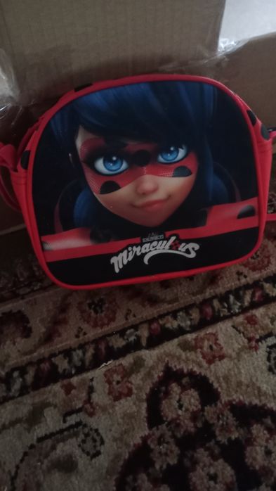 Torebka Biedronka i czarny kot