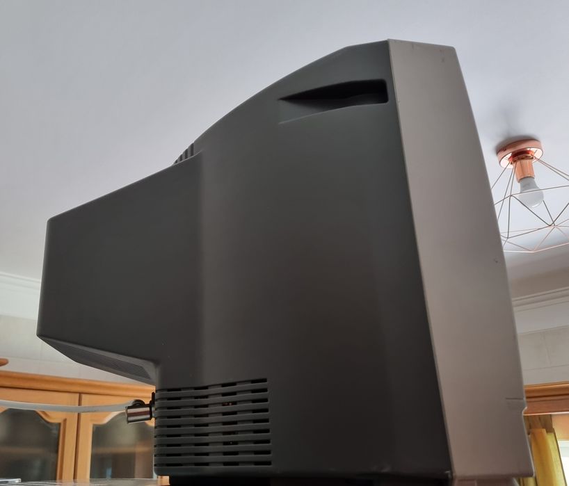 Televisão antiga Sanyo