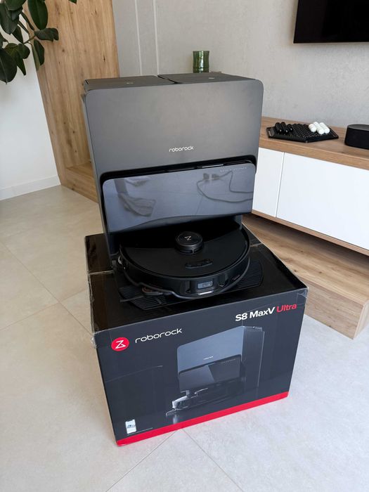 Roborock S8 MaxV Ultra - super stan, z oryginalnym pudełkiem