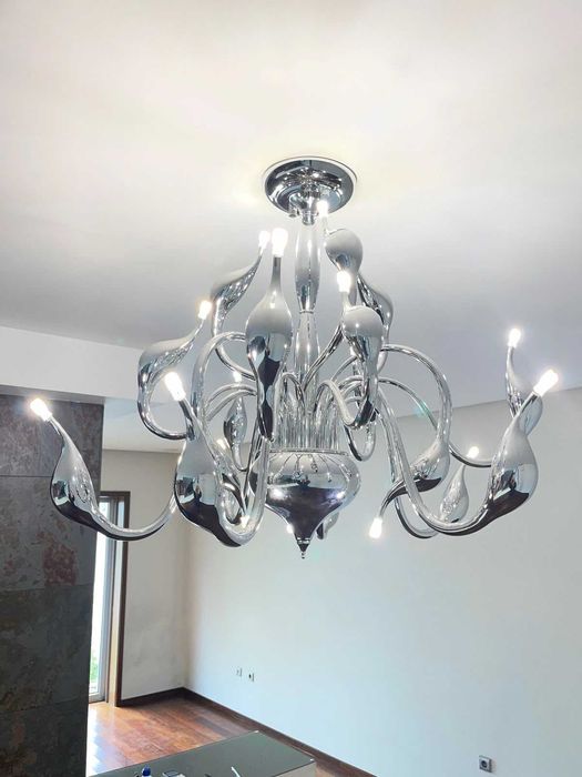 Candeeiro de Teto Moderno/Lustre Cromado de Design Elegante