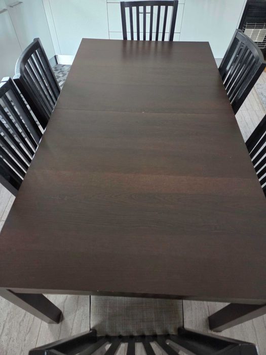 Mesa extensível com 6 cadeiras
