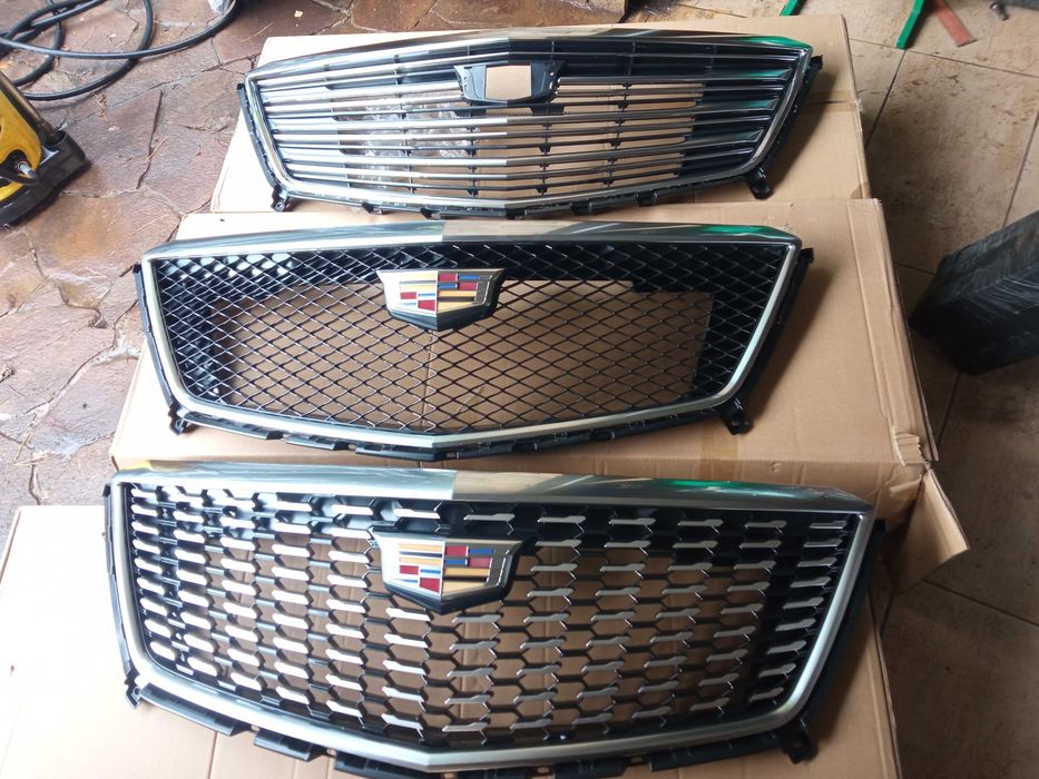 Решетка радиатора 16-19  19-23 CADILLAC XT5 4 6
