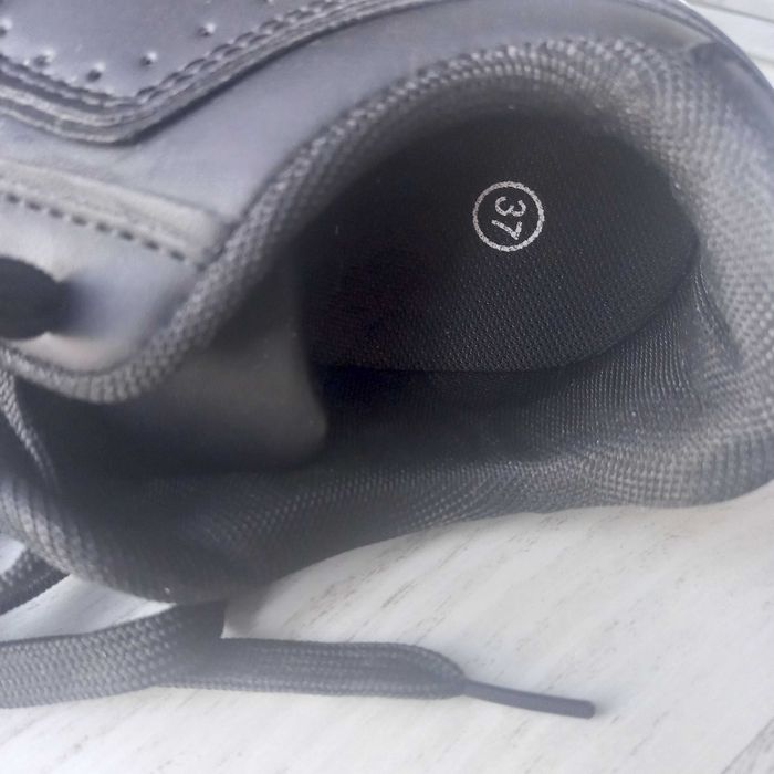 buty sportowe 37