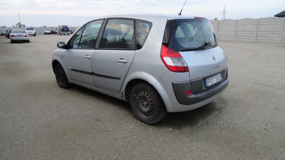 Lampa lewa przód przednia Renault Scenic II 2