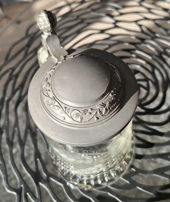 2. Kufel, sygnowany, dmuchany ustami.