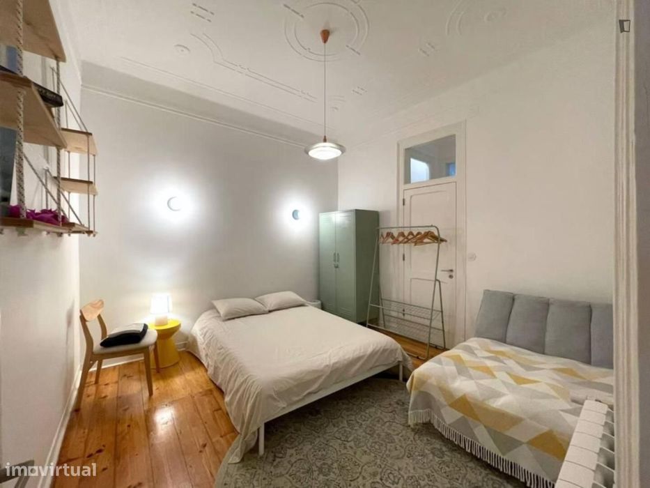 Quarto - localizado em Penha Lisbon