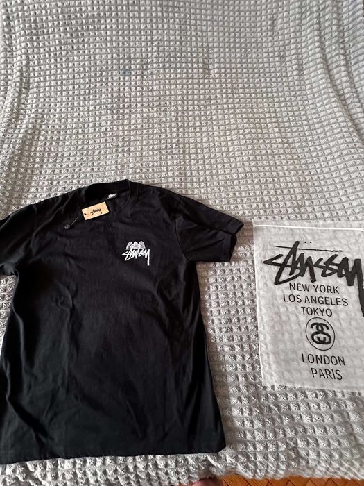 czarna koszulka stussy
