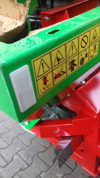 Розкидач міндобрив лійка рум 1000 кг Польща чистий Оригінал