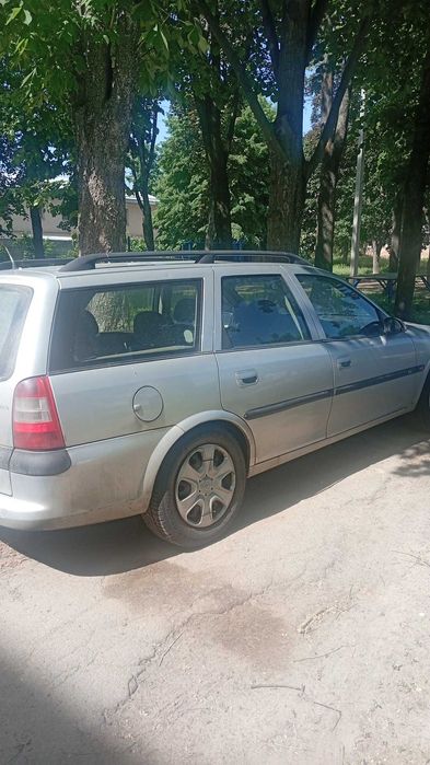 Продаж автомобіля Opel Vectra B