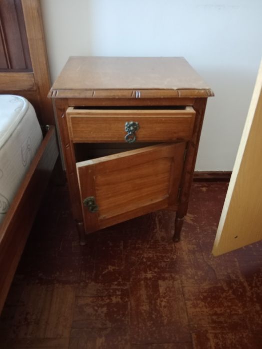 Mesa de cabeceira