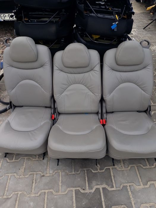 Сидіння шкіряні на авто