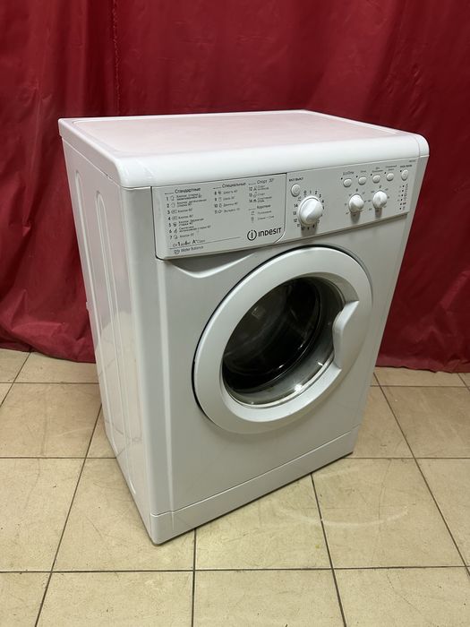 Стиральная машина Indesit IWSC 61051