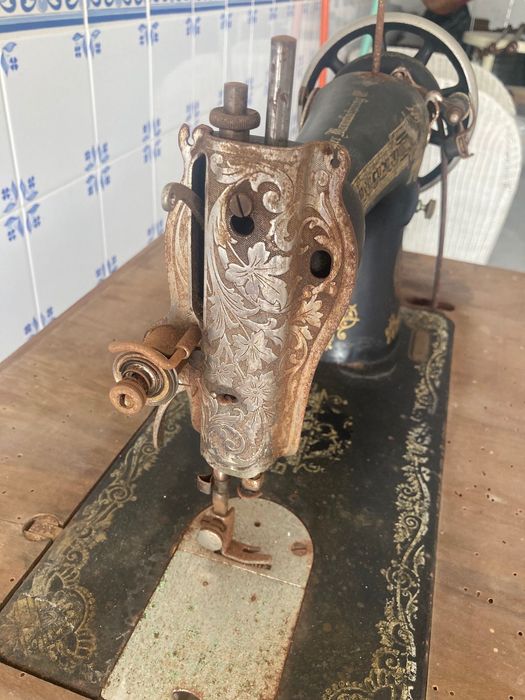 Máquina de costura Singer antiga vintage