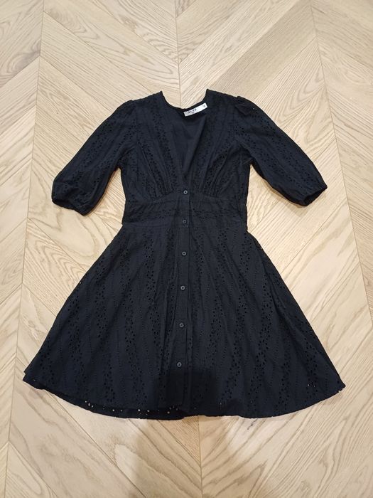 Sukienka czarna ażurowa XS