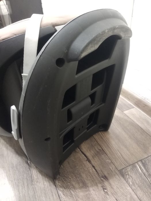 Автокресло Maxi-cosi Tobi 9-18кг