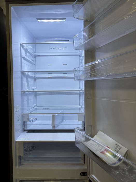 Холодильник Samsung, rb38c600cs9