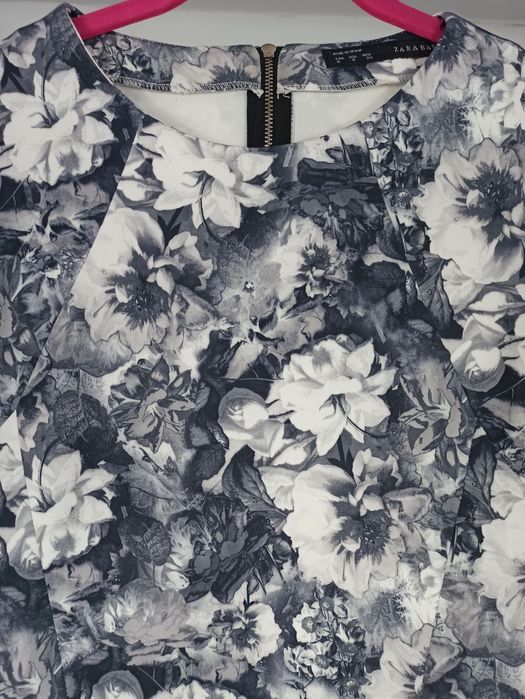 ZARA 38 M Czarno biało szara krótka sukienka w piękne kwiaty retro
