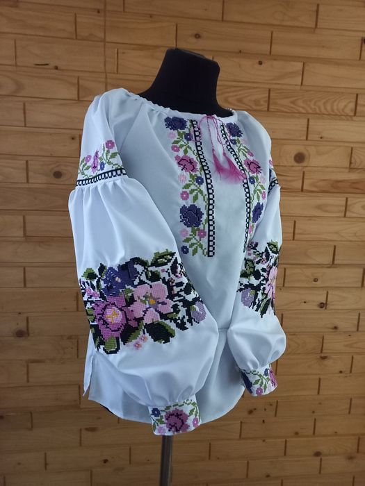 Вишиванки дитячі,  підліткові.