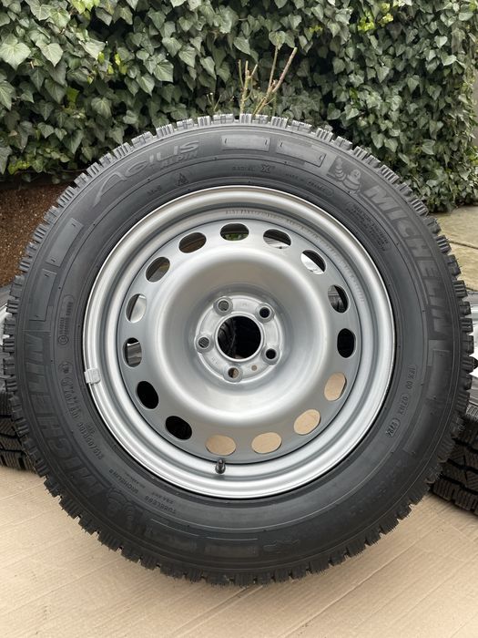Сталеві диски Peugeot, Citroen, Opel R16 з зимовими шинами Michelin