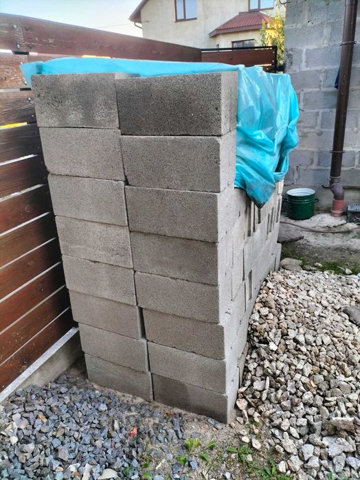Продам блоки будівельні 39х19