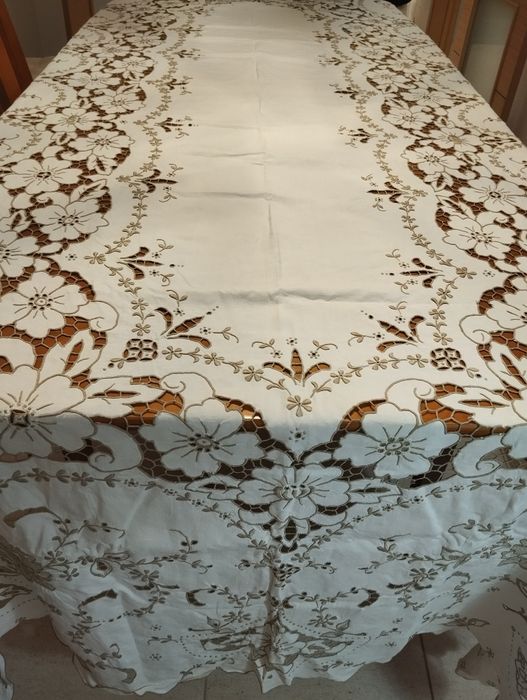 Conjunto toalha + guardanapos de mesa de jantar, feita à mão na Madeir