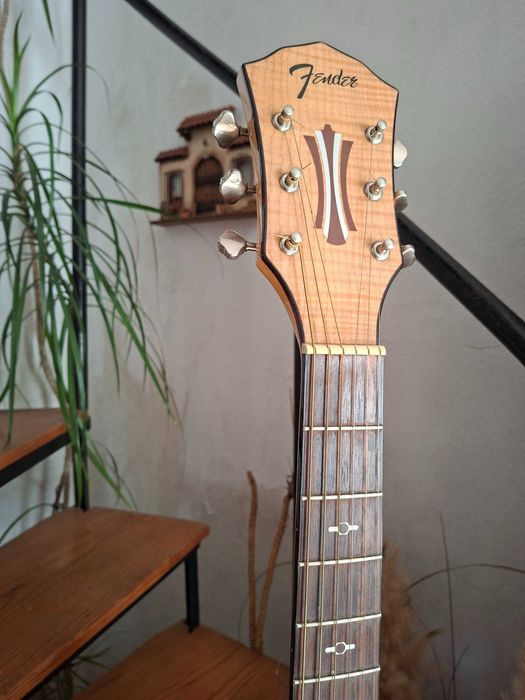 Viola Fender T-Bucket 400CE +Bag Fender FA610