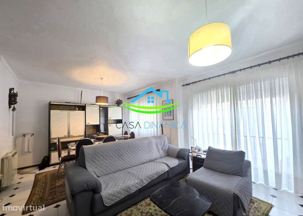 Moradia T4 com Garagem e Terraço em Tavarede