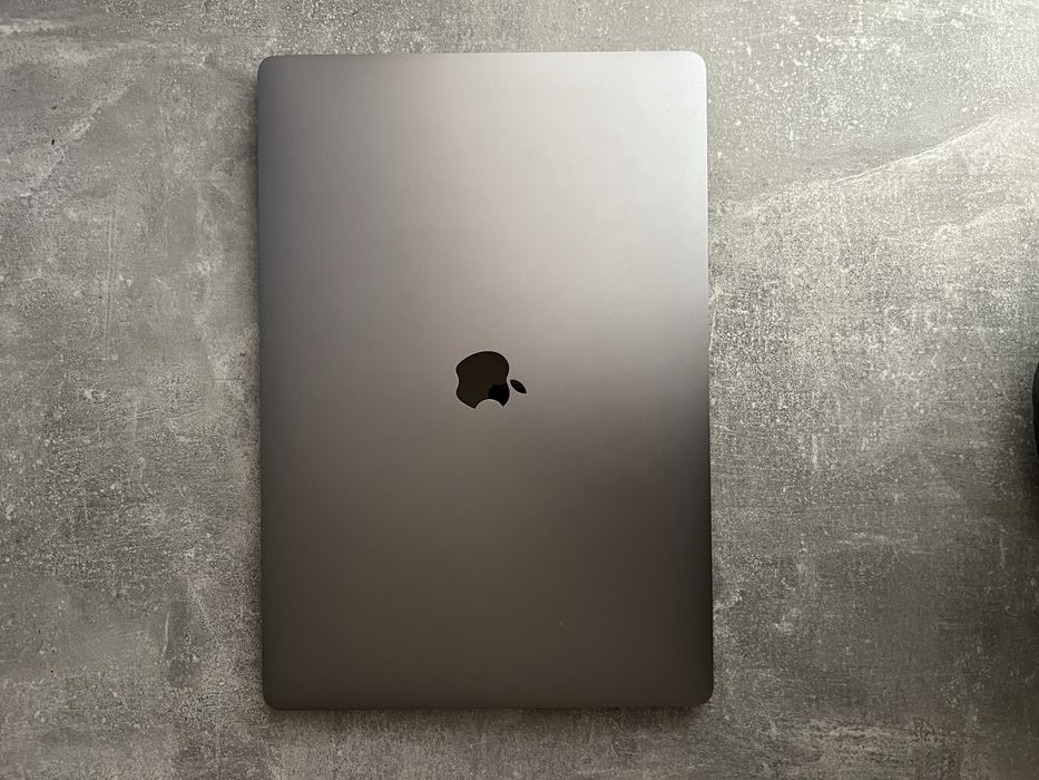 Macbook pro 16, 2019 i9 16/1000gb, radeon pro 5500m, 88% АКБ