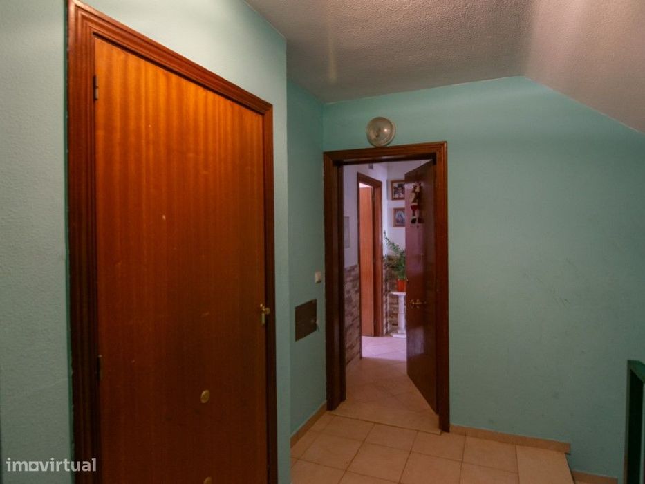 Apartamento T4 em Carnaxide com Vista para Monsanto.